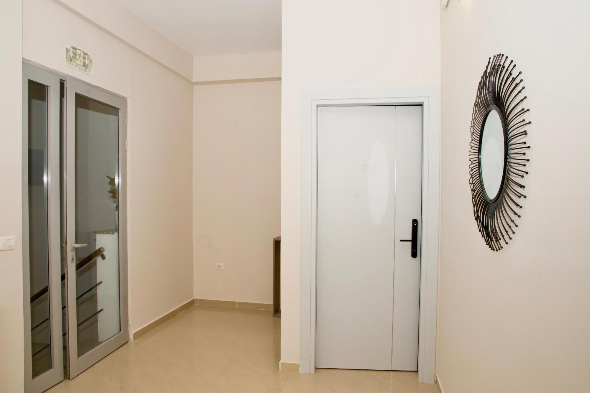 Alv Rent Rooms Vlorë エクステリア 写真