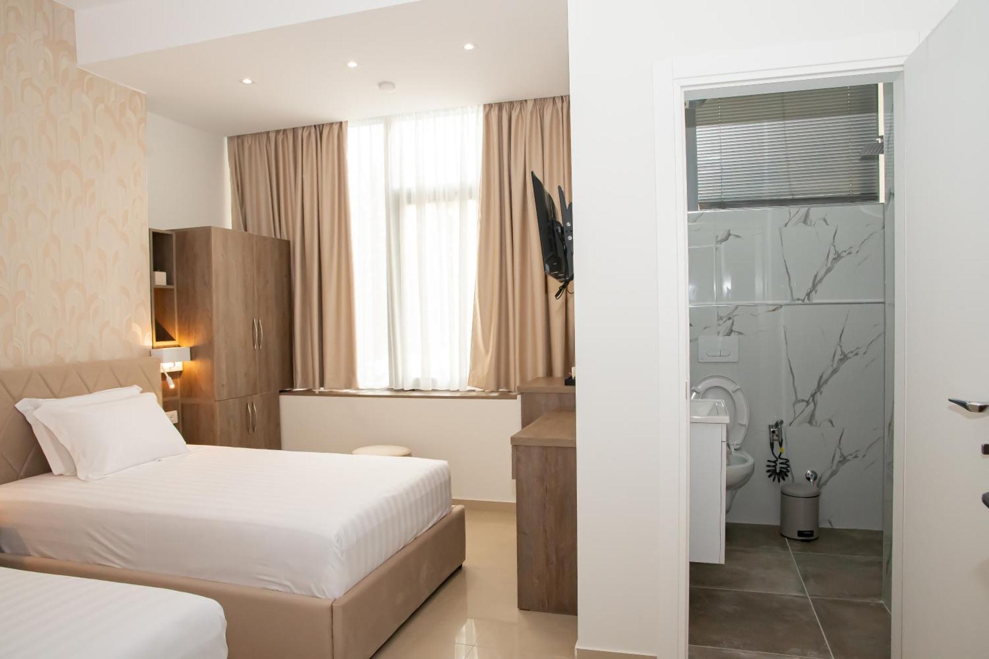 Alv Rent Rooms Vlorë エクステリア 写真