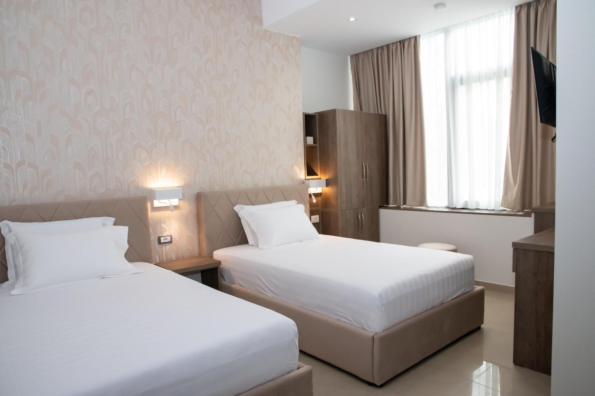Alv Rent Rooms Vlorë エクステリア 写真