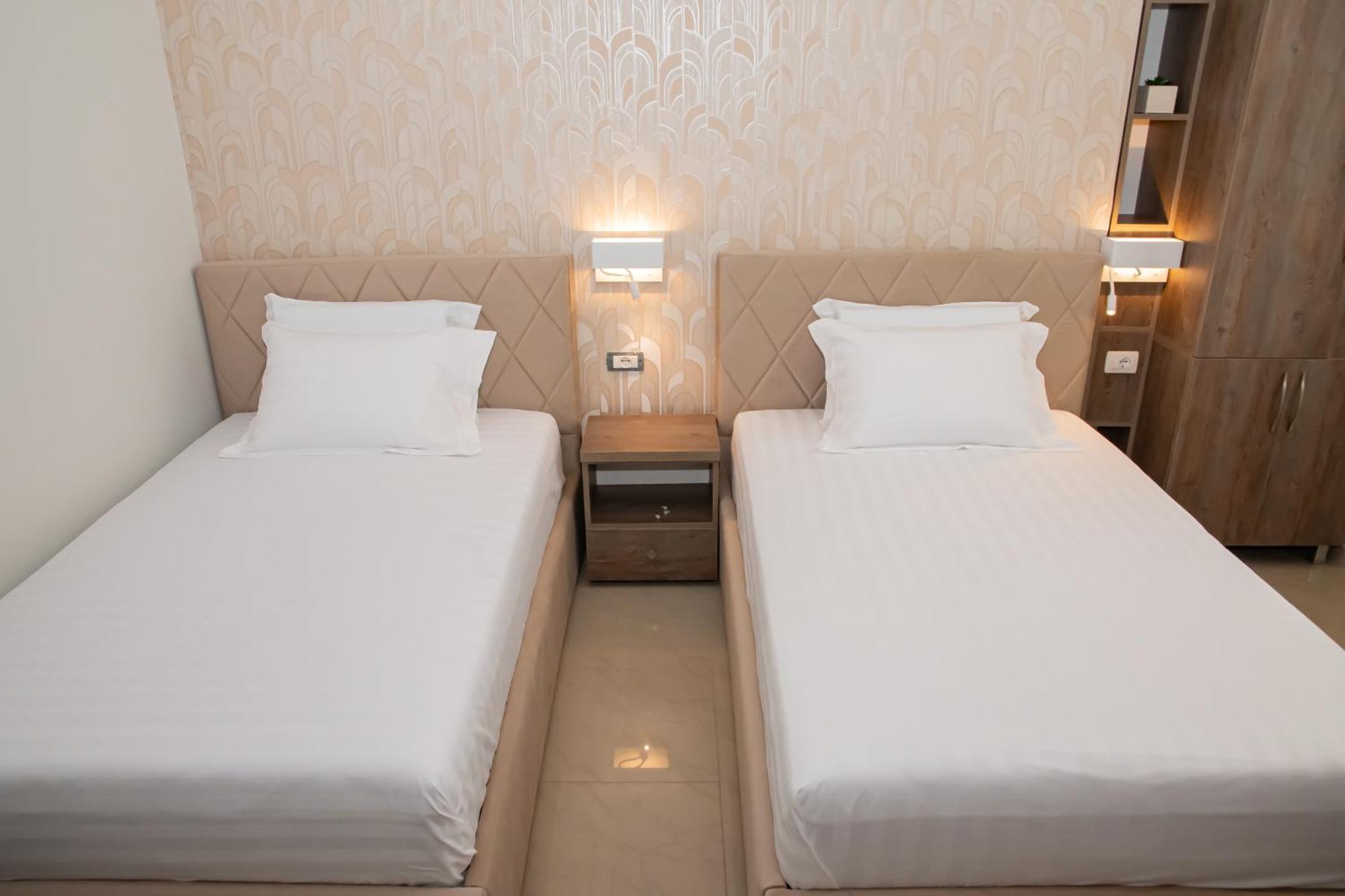 Alv Rent Rooms Vlorë エクステリア 写真