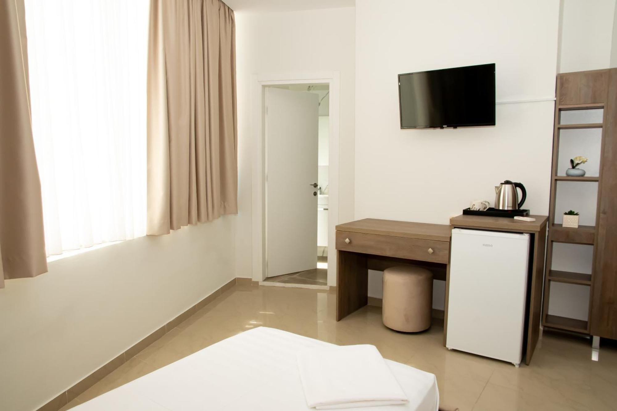 Alv Rent Rooms Vlorë エクステリア 写真