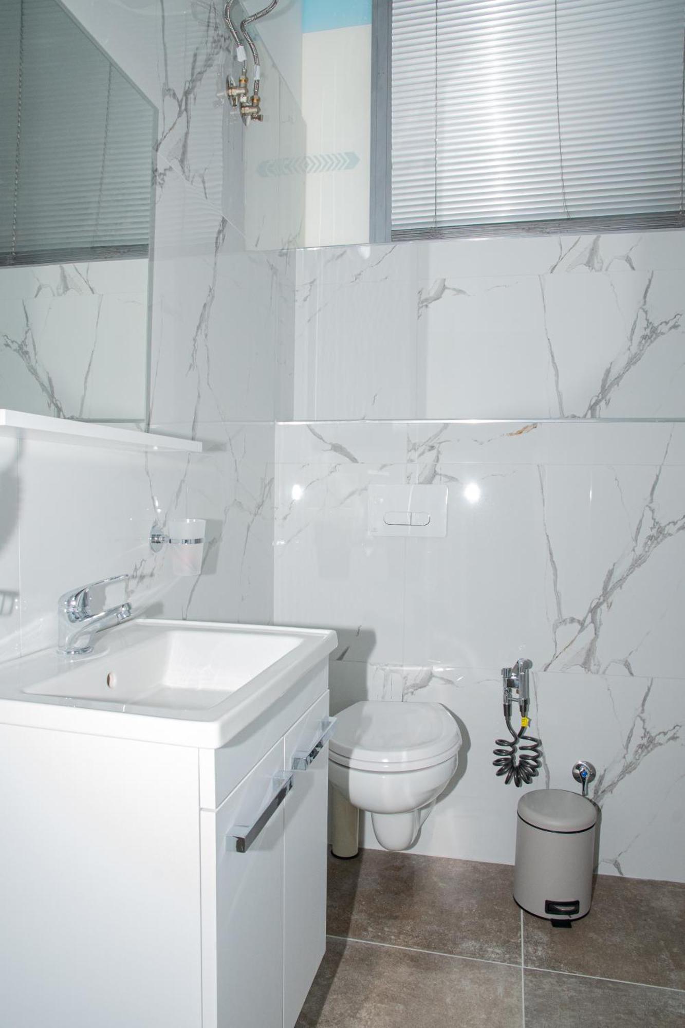 Alv Rent Rooms Vlorë エクステリア 写真