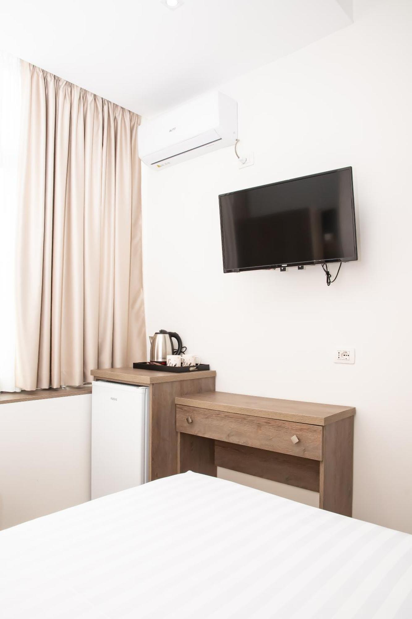 Alv Rent Rooms Vlorë エクステリア 写真