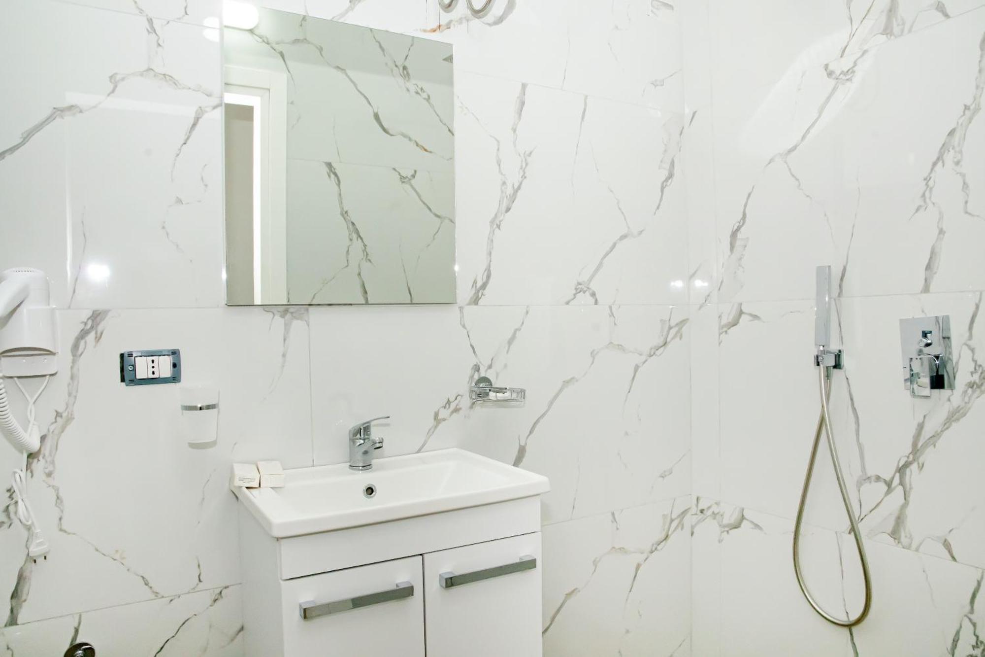 Alv Rent Rooms Vlorë エクステリア 写真