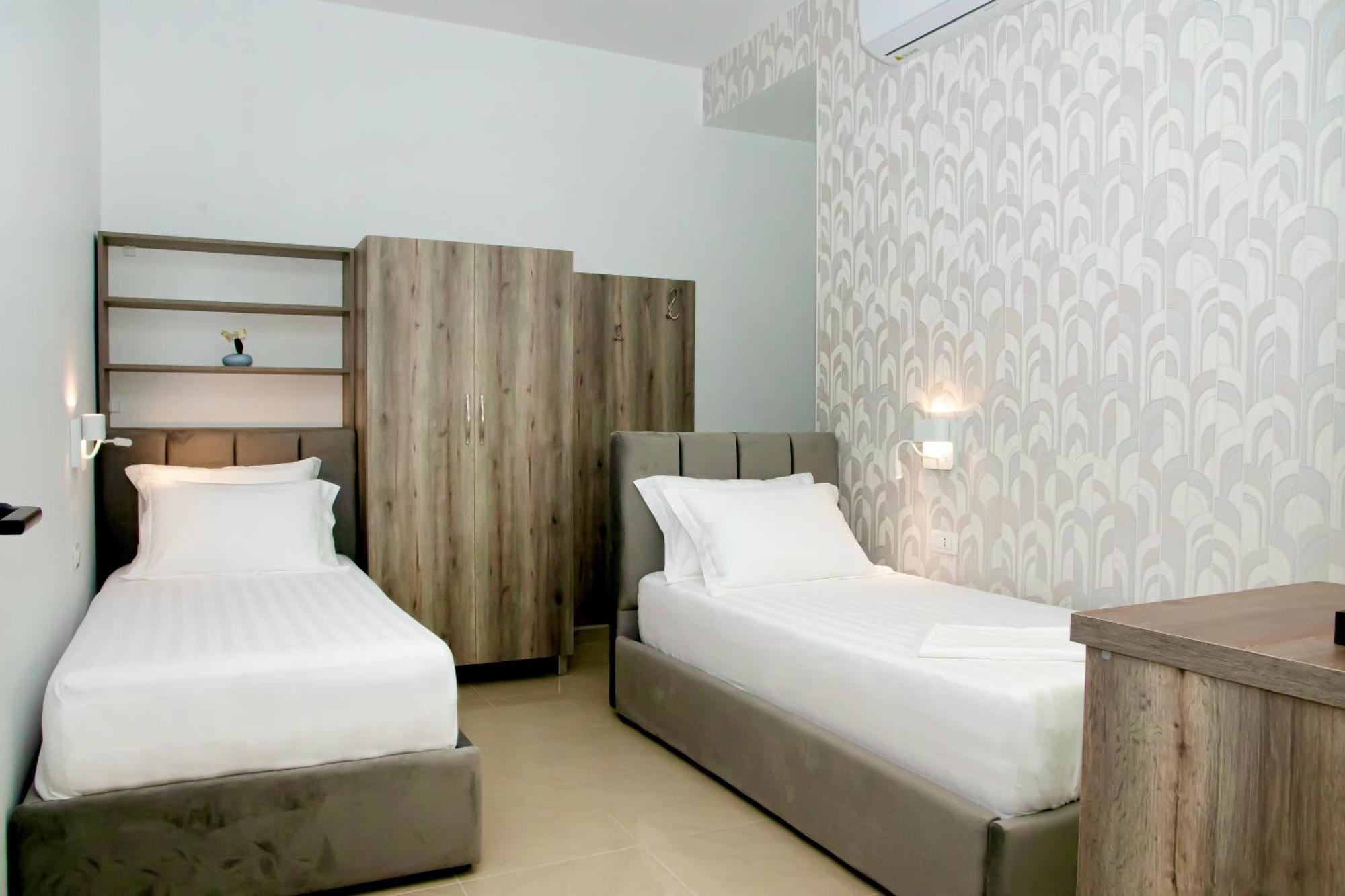 Alv Rent Rooms Vlorë エクステリア 写真